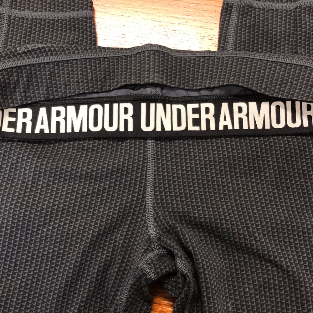 Under Armour workout leggings.